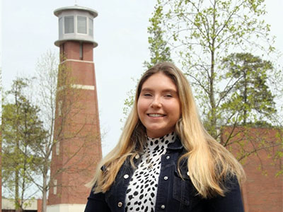 Melina Cabral '23