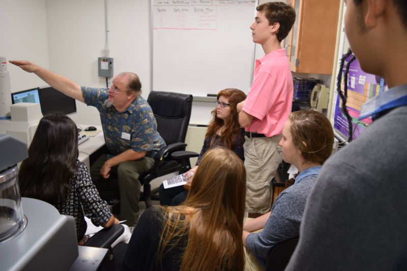 Wesleyan Welcomes High School Biology Students