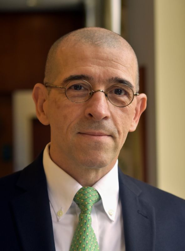 Steven Emmanuel Receives SCHEV Outstanding Faculty Award