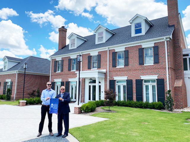 DeFord Manor Recognized as 'River Star Home'